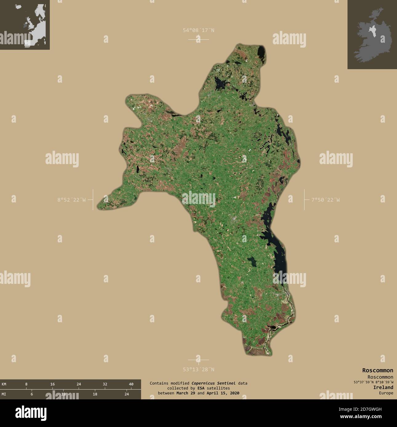 Roscommon, contea di Irlanda. Immagini satellitari Sentinel-2. Forma isolata su fondo solido con sovrapposizioni informative. Contiene Copernicus modificato Foto Stock