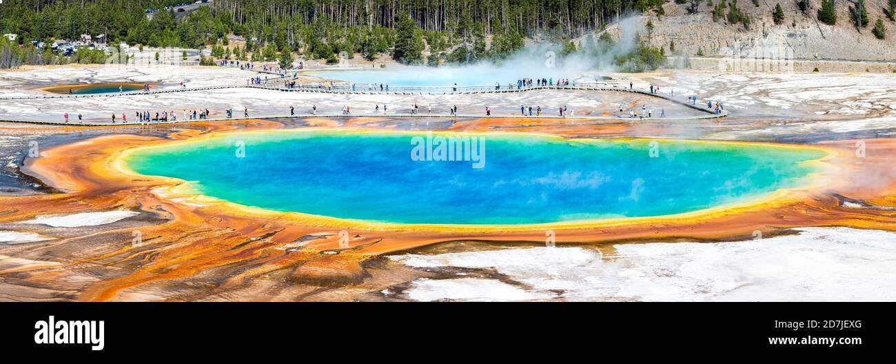 Panorama primaverile Grand Prismatic nel Parco Nazionale di Yellowstone, Wyoming Foto Stock