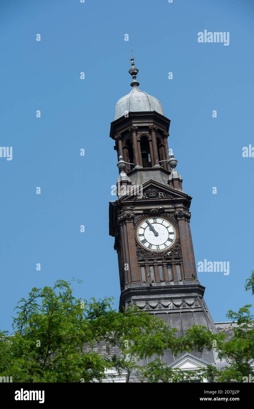 Torre dell'Orologio sull'ex Ufficio postale Generale di Leeds, City Square, Leeds, West Yorkshire, Inghilterra. Foto Stock