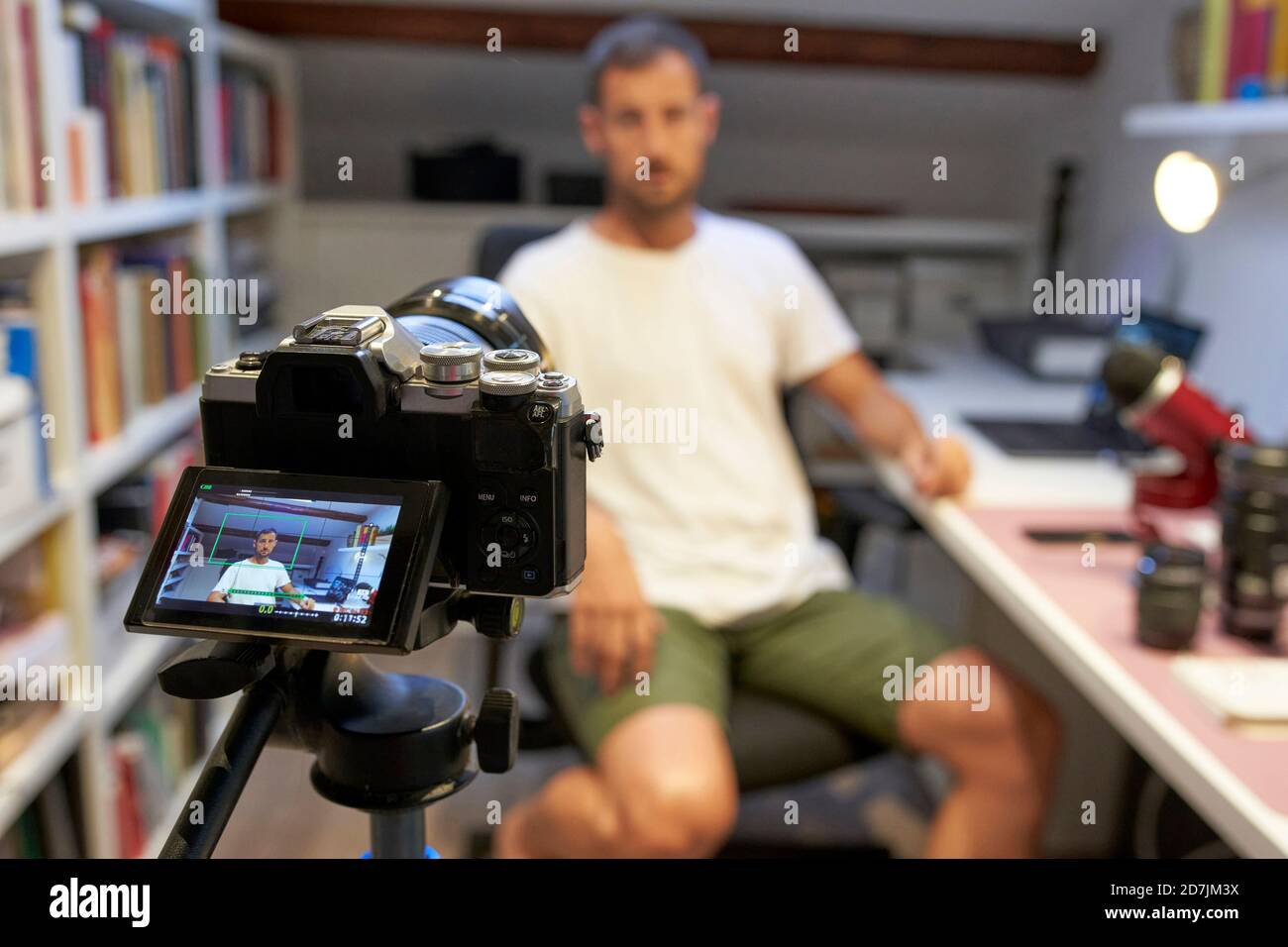 Video di influenza maschile da casa Foto Stock