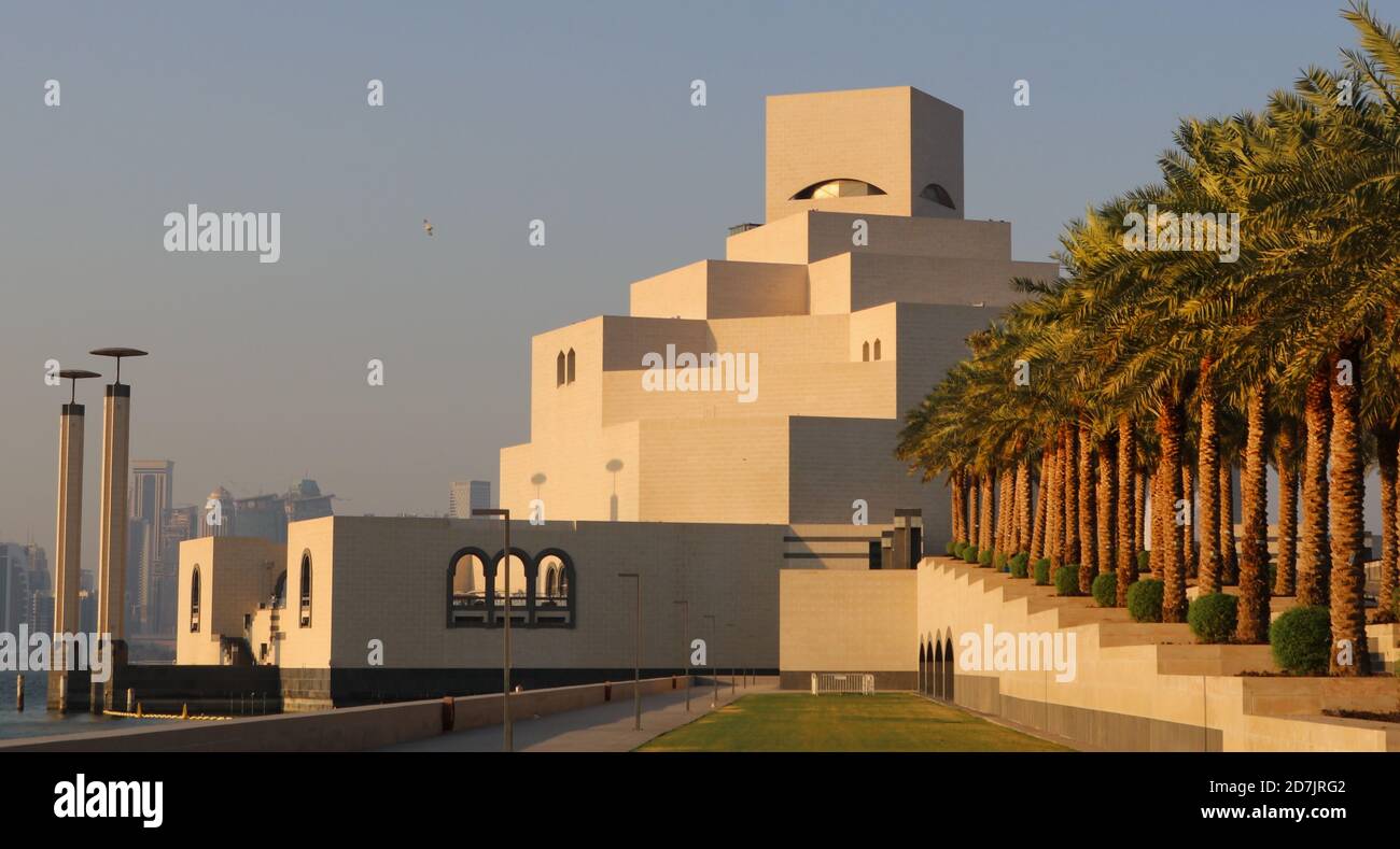 Vista del Museo delle Arti Islamiche, è una delle principali attrazioni turistiche del Qatar. Foto Stock