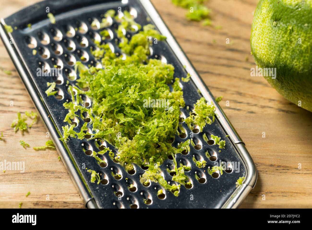 Zest biologico in lime verde crudo pronto per l'uso Foto Stock