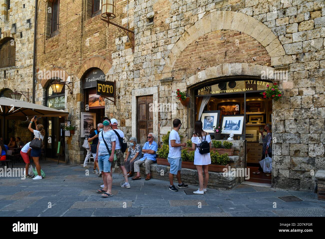 Scorrete la città vecchia di San Gimignano, patrimonio dell'umanità dell'UNESCO, con Foto Stock