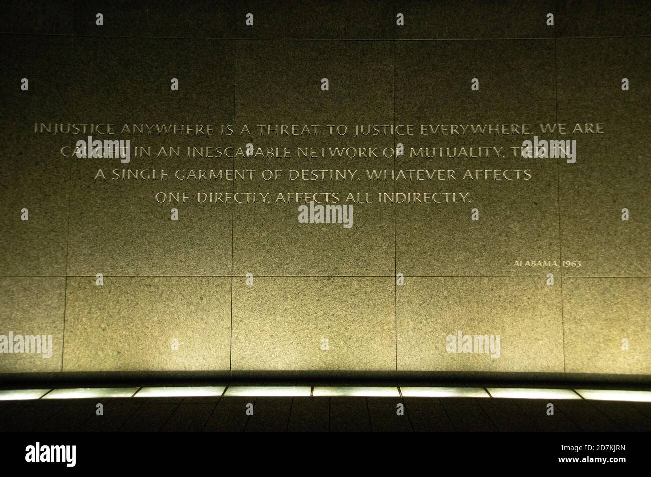 Citazione, MLK Memorial: ''l'ingiustizia ovunque è una minaccia per la giustizia ovunque. Siamo catturati in una rete ineludibile di reciprocità,...' Foto Stock