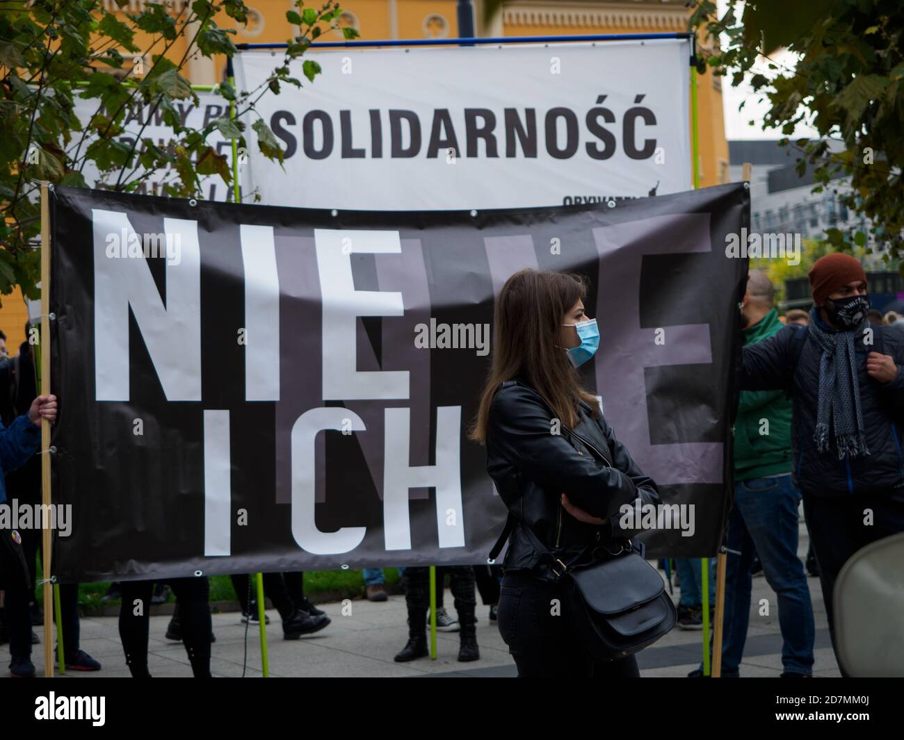 Wroclaw, Polonia, 23 ottobre 2020 - protesta delle donne nella città polacca di Wroclaw perché la corte superiore polacca regola una legge che vieta gli aborti. Foto Stock
