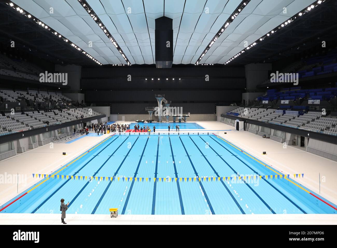 Tokyo. 24 Ott 2020. Foto scattata il 24 ottobre 2020, mostra una vista interna del Tokyo Aquatics Center a Tokyo, Giappone. Il Tokyo Aquatics Center sarà utilizzato per i giochi olimpici e paraolimpici di Tokyo. La cerimonia, prevista per marzo di quest'anno, è stata rinviata a causa del COVID-19. Credit: Du Xiaoyi/Xinhua/Alamy Live News Foto Stock