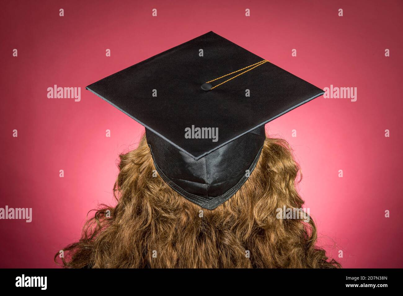 Tappo graduato e dettaglio del nappino da dietro Foto Stock