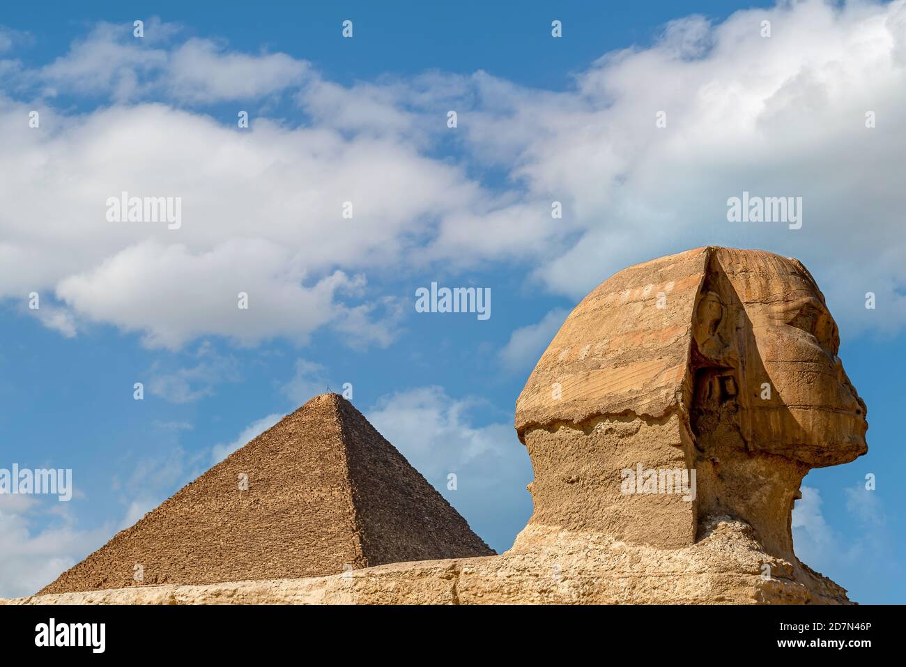 La Sfinge e piramide di Cheope, Giza, Egitto. Foto Stock