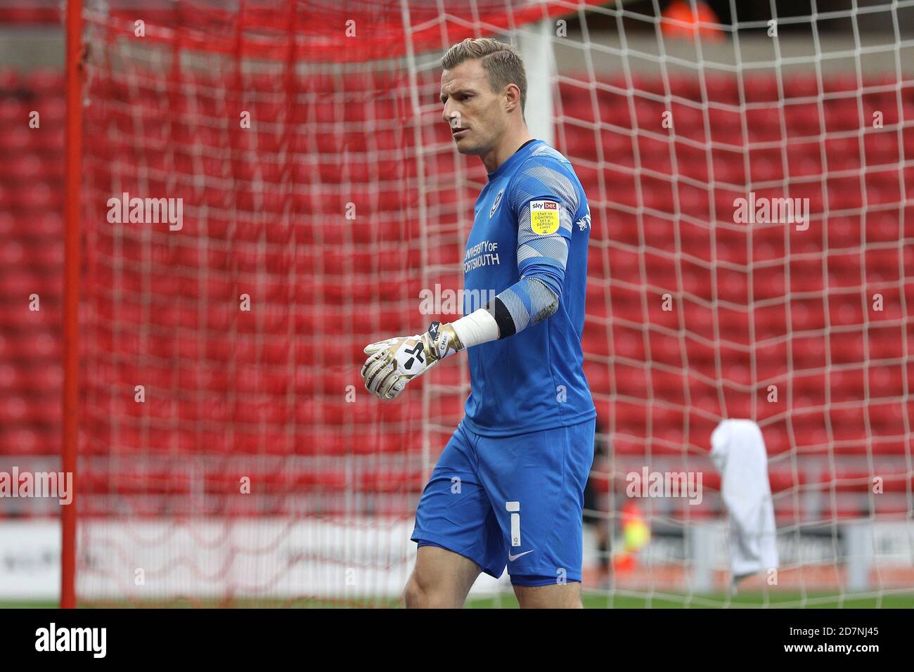 SUNDERLAND, INGHILTERRA. 24 OTTOBRE Craig MacGillivray di Portsmouth durante la partita Sky Bet League 1 tra Sunderland e Portsmouth allo Stadio di luce, Sunderland, sabato 24 ottobre 2020. (Credit: Robert Smith | MI News) Credit: MI News & Sport /Alamy Live News Foto Stock