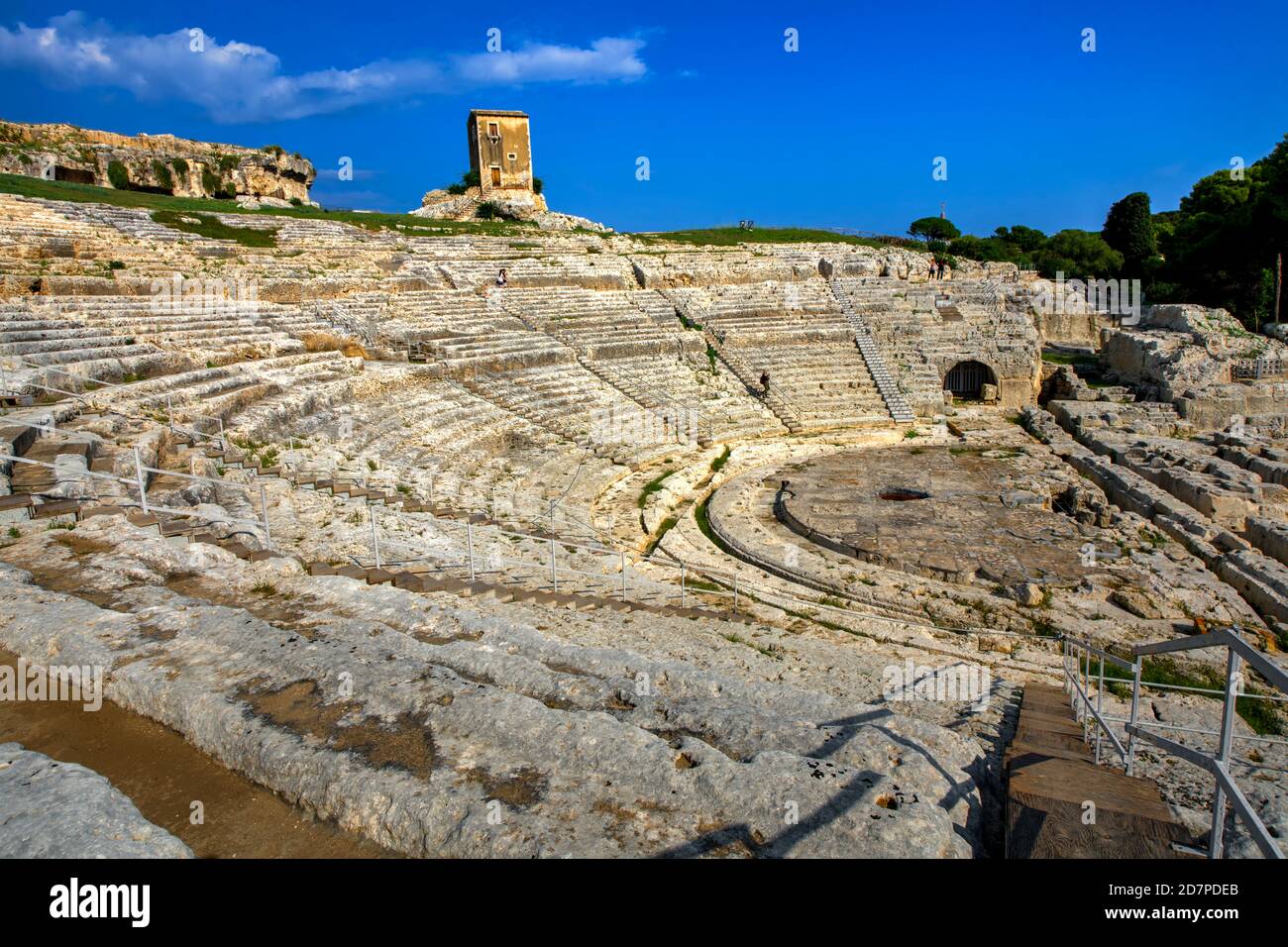 Teatro Greco (Teatro Creco) al Parco Archeologico di Neapolis, Siracusa, Sicilia, Italia Foto Stock