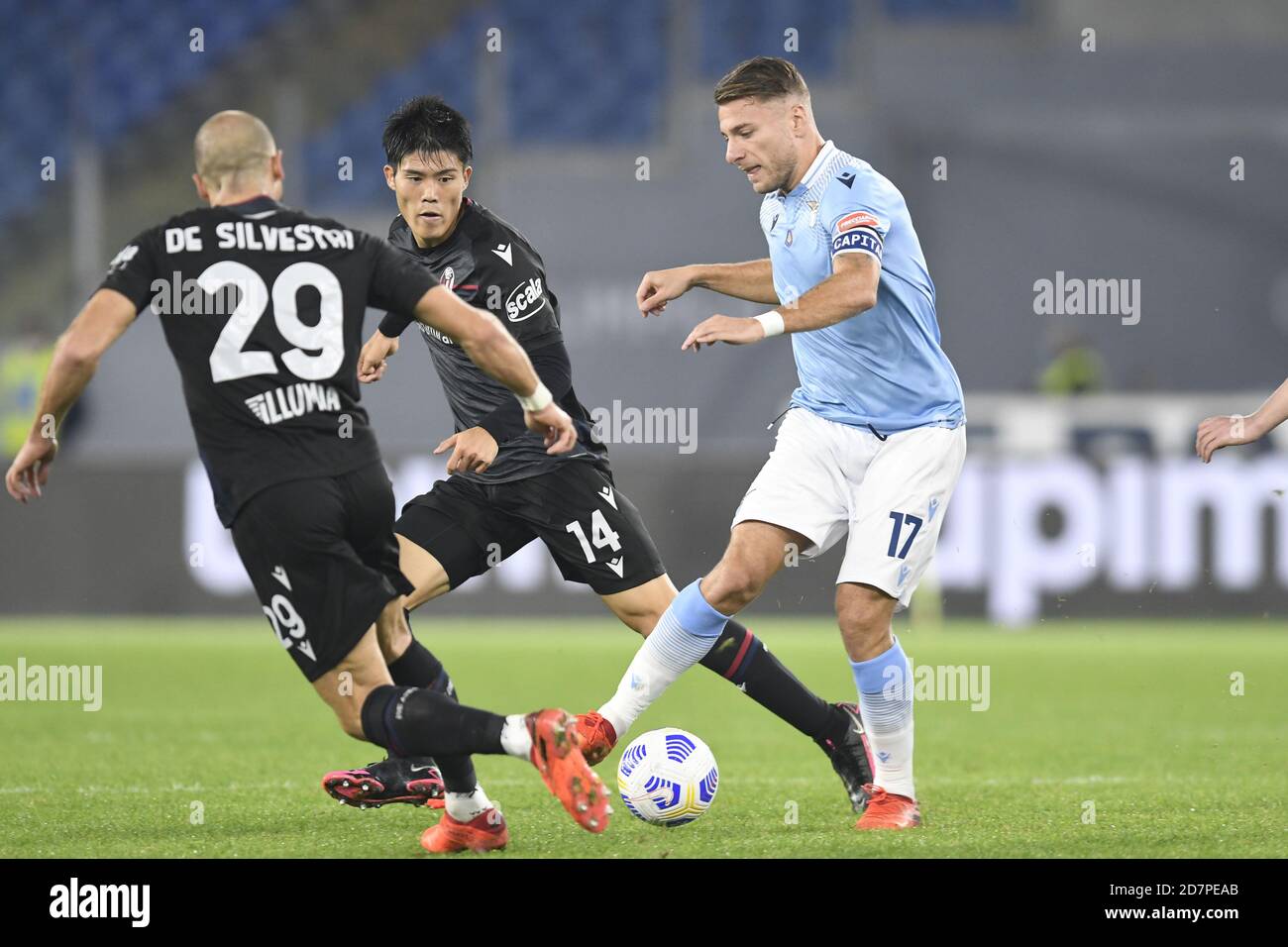 ROMA, ITALIA - Ottobre 24 : Ciro immobile della SS Lazio in azione durante la Serie UNA partita di calcio tra SS Lazio e Bologna FC allo Stadio Olimpico il 24,2020 ottobre a Roma, Italia Credit: LM/Claudio Pasquazi/Alamy Live News Foto Stock