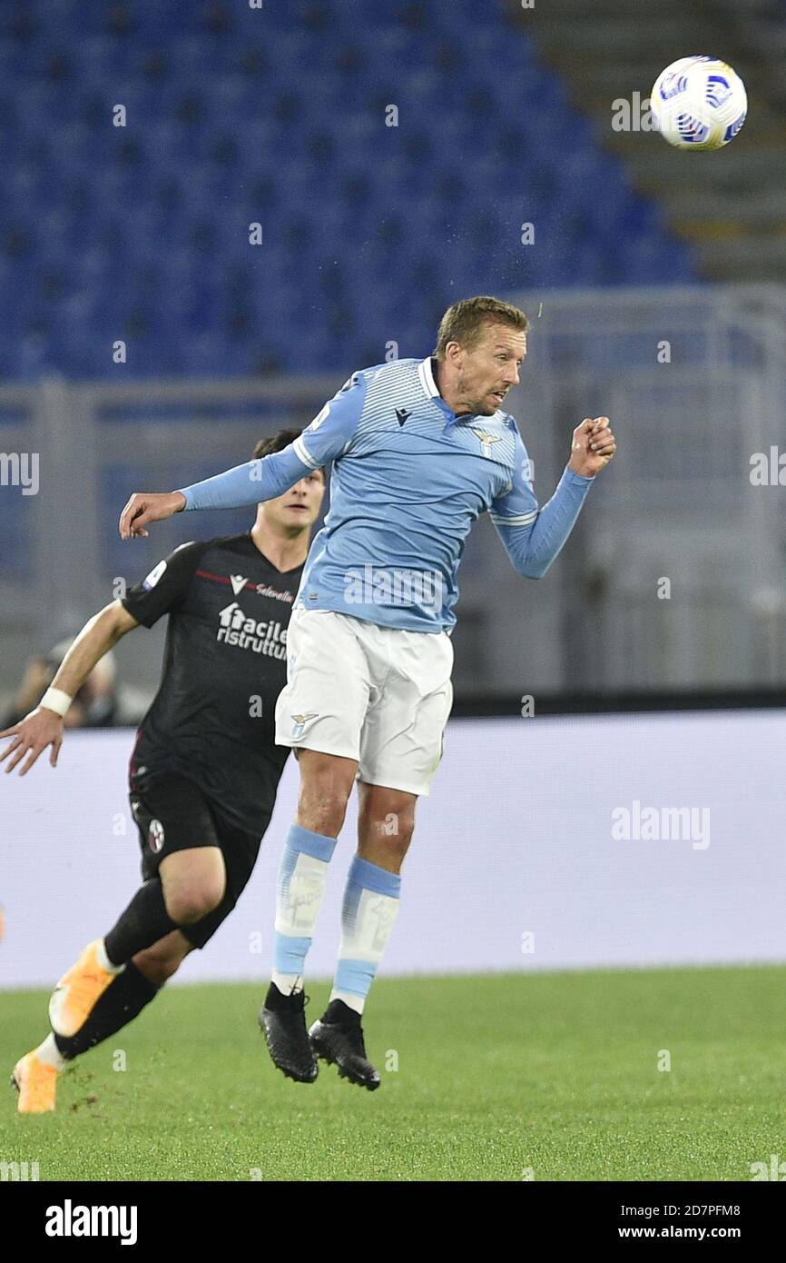 ROMA, ITALIA - Ottobre 24 : Lucas Leiva della SS Lazio in azione durante la Serie UNA partita di calcio tra SS Lazio e Bologna FC allo Stadio Olimpico il 24,2020 ottobre a Roma, Italia Credit: LM/Claudio Pasquazi/Alamy Live News Foto Stock