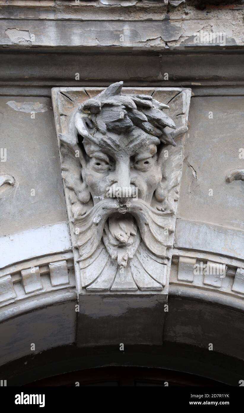 Mascaron in stile Art Nouveau su un edificio a Maribor in Slovenia Foto Stock