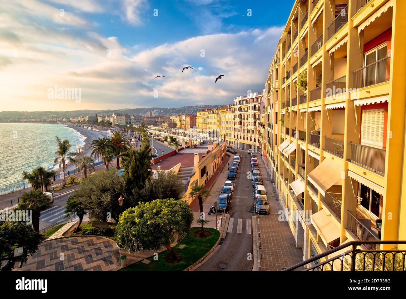 Città di Nizza Promenade des Anglais e vista aerea lungomare, costa azzurra, dipartimento delle Alpi Marittime della Francia Foto Stock