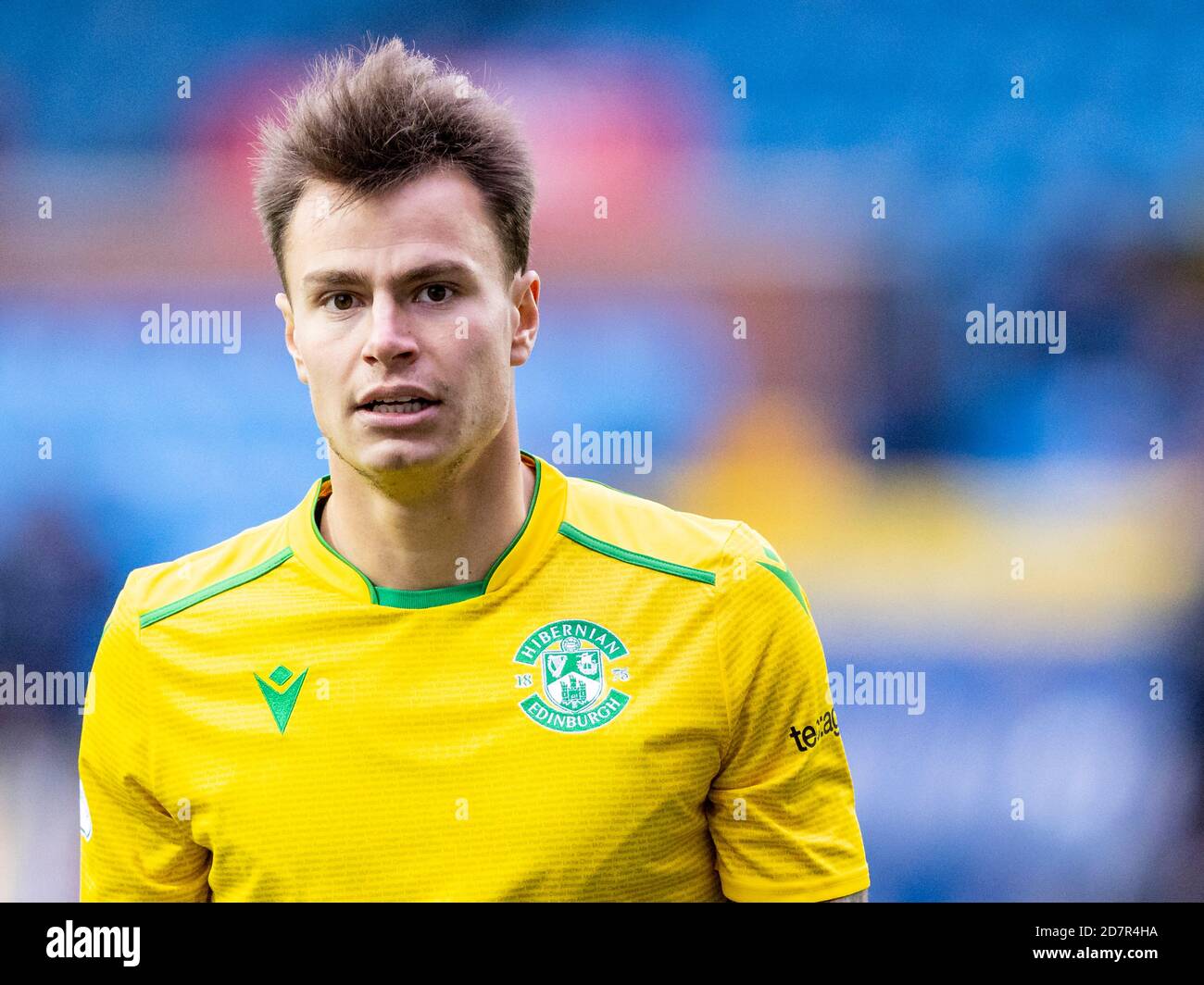 Melker Hallberg di Hibernian durante l'appuntamento di Kilmarnock contro Hibernian al Rugby Park Stadium sabato 24 ottobre 2020. Foto Stock