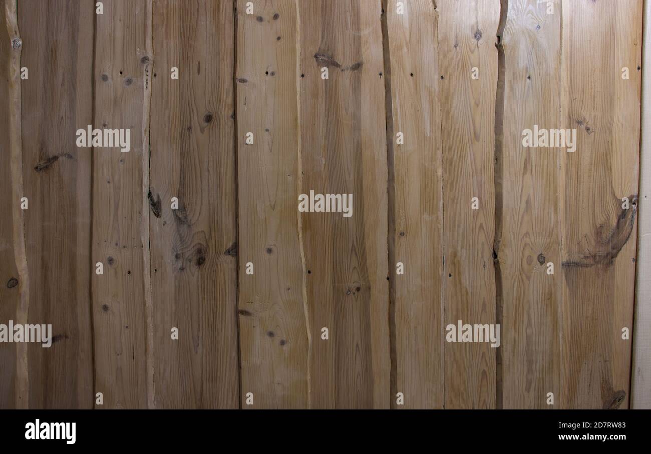 Casa di legno design, struttura di sfondo di tavole di legno, casa in legno decorata. Foto Stock