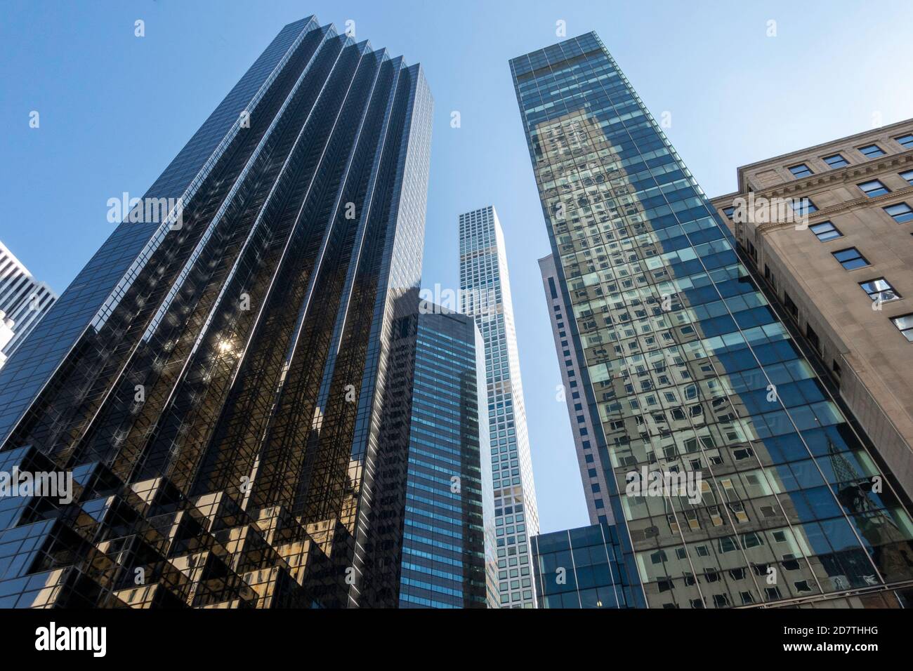 Architettura sulla Fifth Avenue con Trump Tower, New York, USA Foto Stock