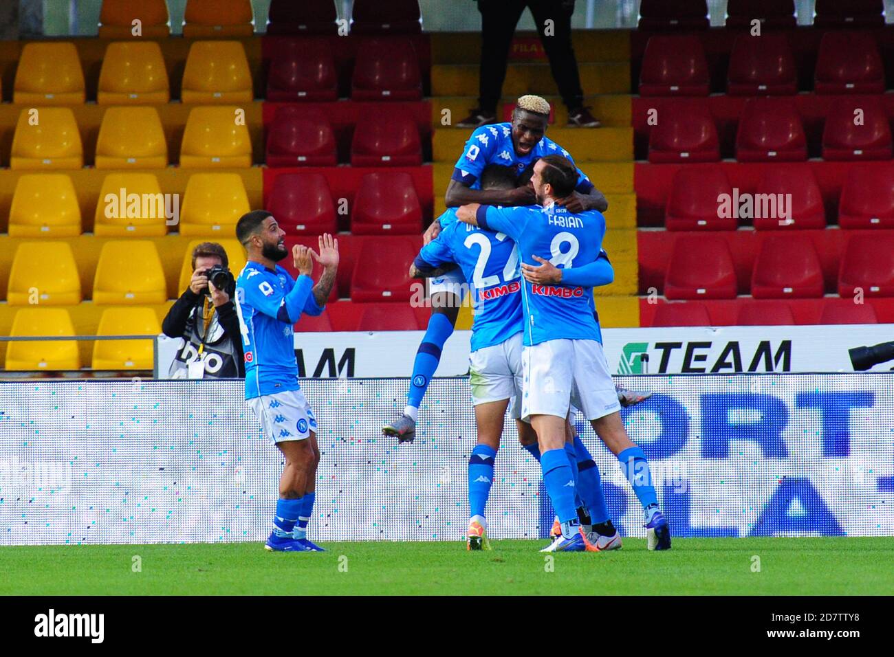 Stadio Ciro Vigorito, benevento, Italia, 25 Ott 2020, happiness Napoli durante Benevento Calcio vs SSC Napoli, Calcio italiano Serie A match - Credit: LM/Renato Olimpio/Alamy Live News Foto Stock