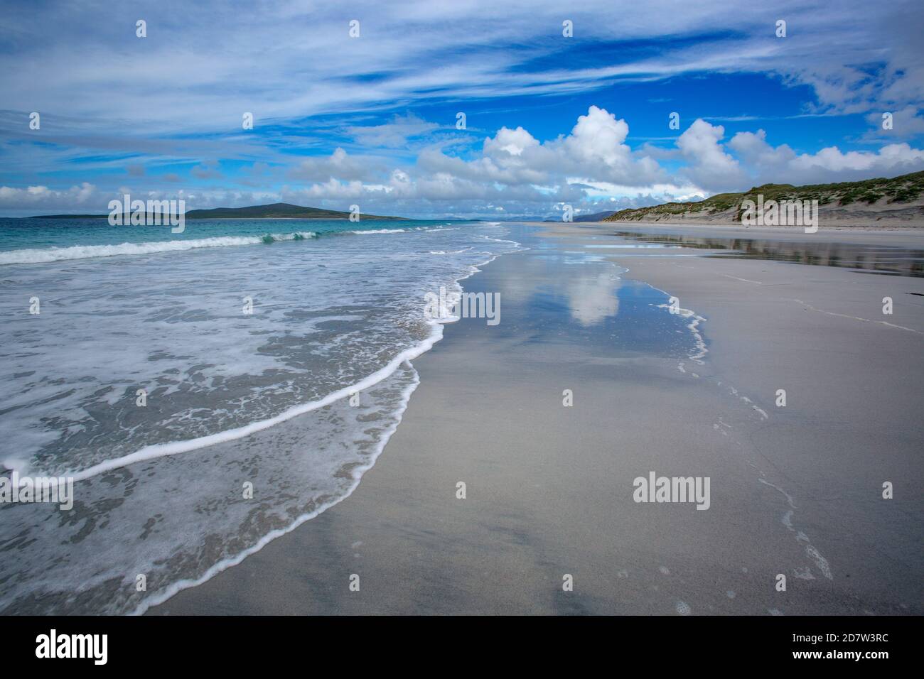 Spiaggia e mare di Traigh lar North Uist Ebridi Foto Stock