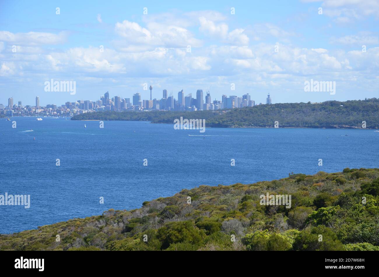 Skyline dal Sydney Harbour National Park, NSW Foto Stock