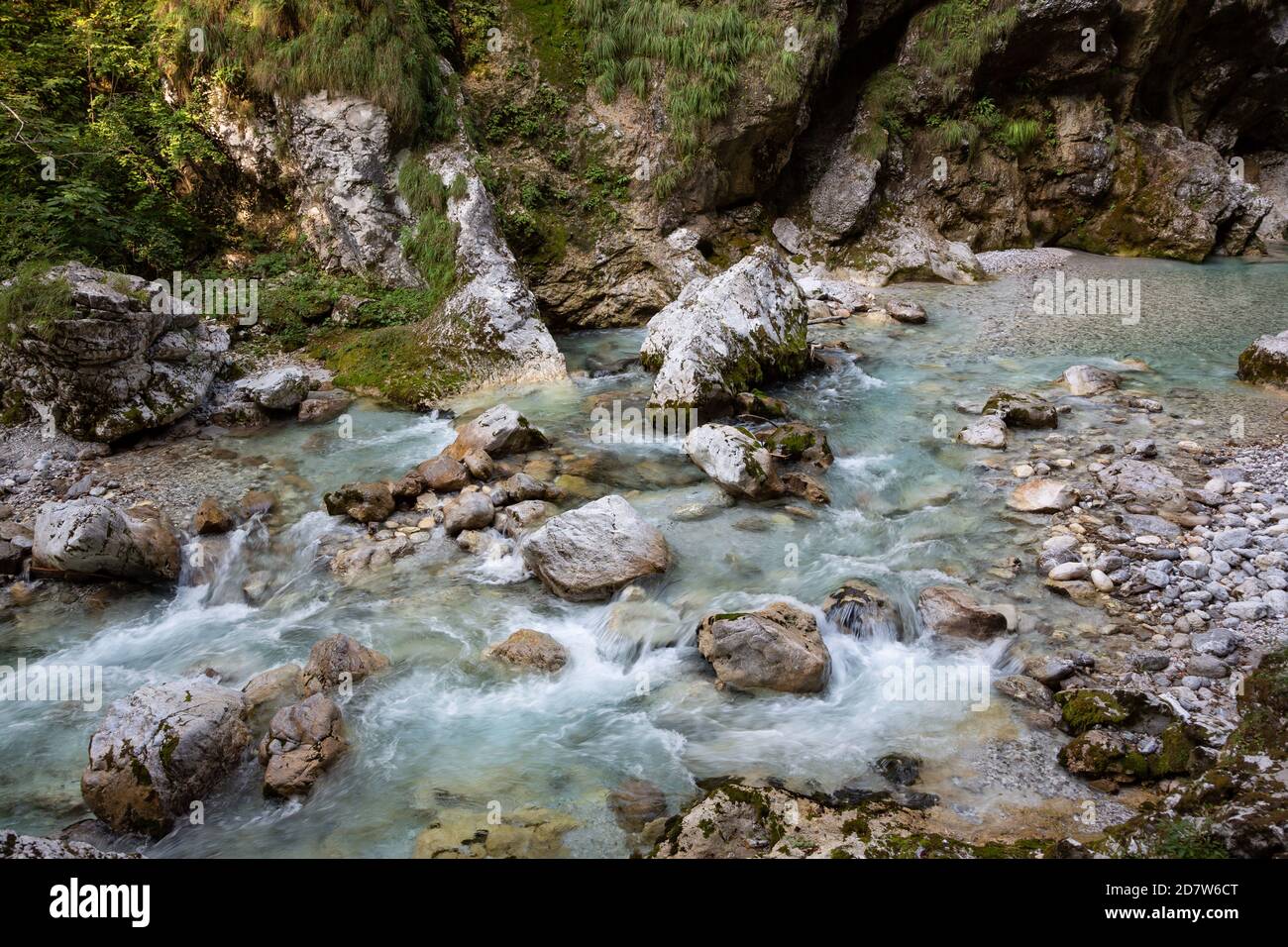 Cascate turchesi del fiume Tolminka nella gola di Tolmin, Slovenia Foto Stock