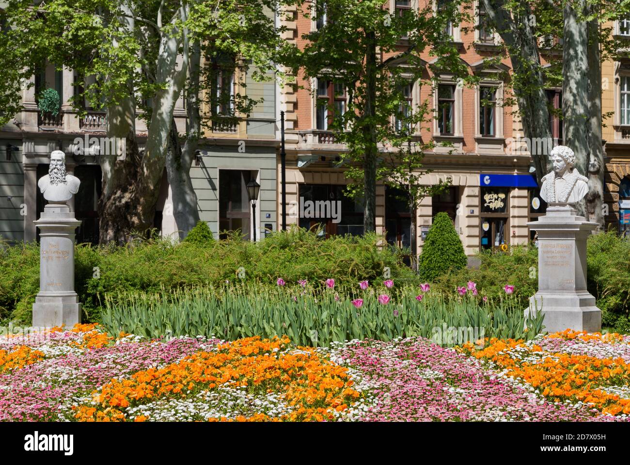 Parco popolare e il lungomare Zrinjevac in una giornata di sole in città Zagreb, Croazia Foto Stock