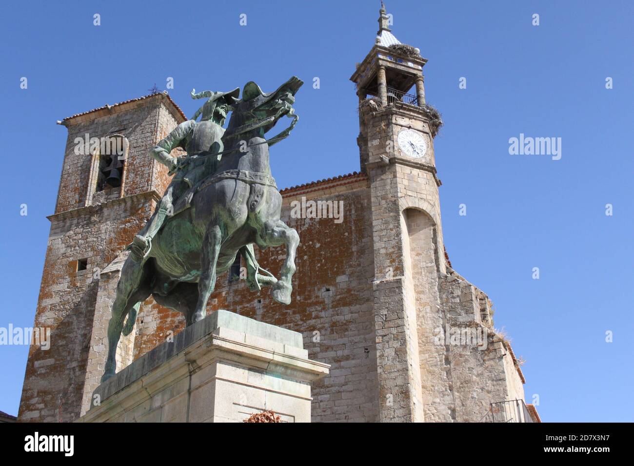 Plaza Mayor di Trujillo (Spagna). Il conquistatore del Perù, Francisco Pizarro, e lo scopritore dell'Amazzonia, Francisco de Orellana, nato in questa città Foto Stock