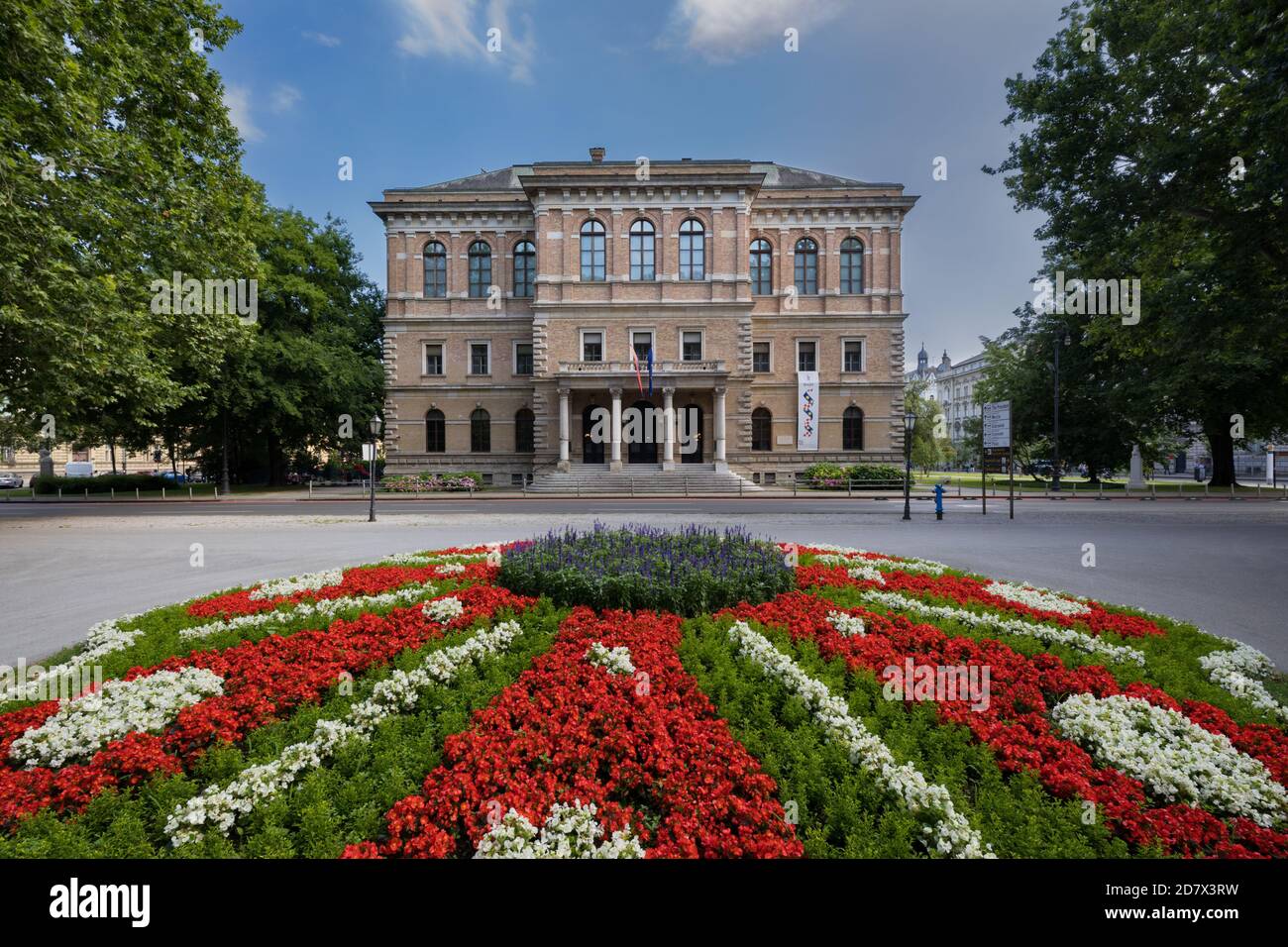 L'Accademia croata delle Arti e delle Scienze si trova in piazza Zrinjevac, nel centro della città di Zagabria, Croazia Foto Stock
