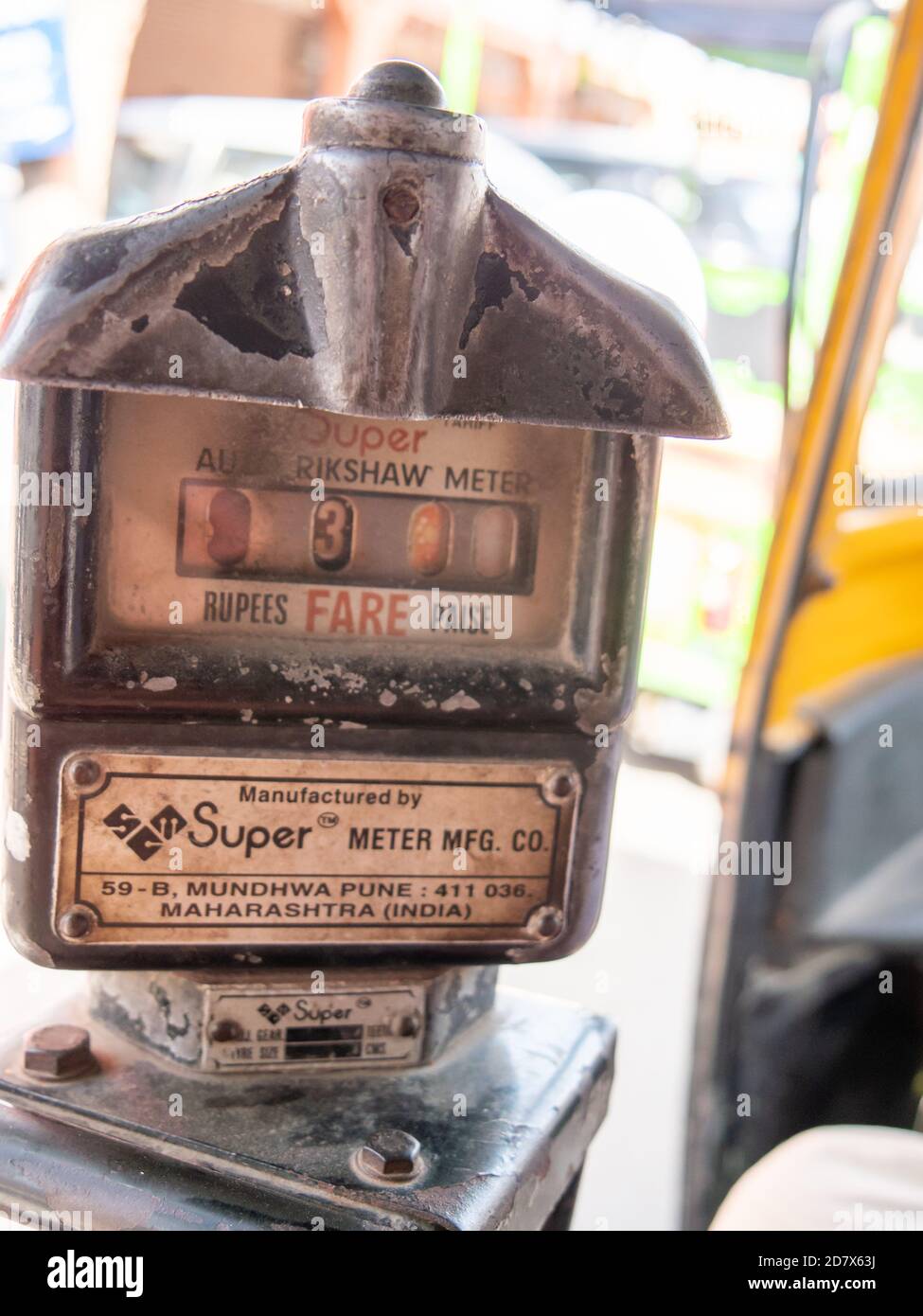 JAIPUR, INDIA - 20 MARZO 2019: Primo piano di un contatore tariffa in un taxi tuk tuk indiano a jaipur Foto Stock