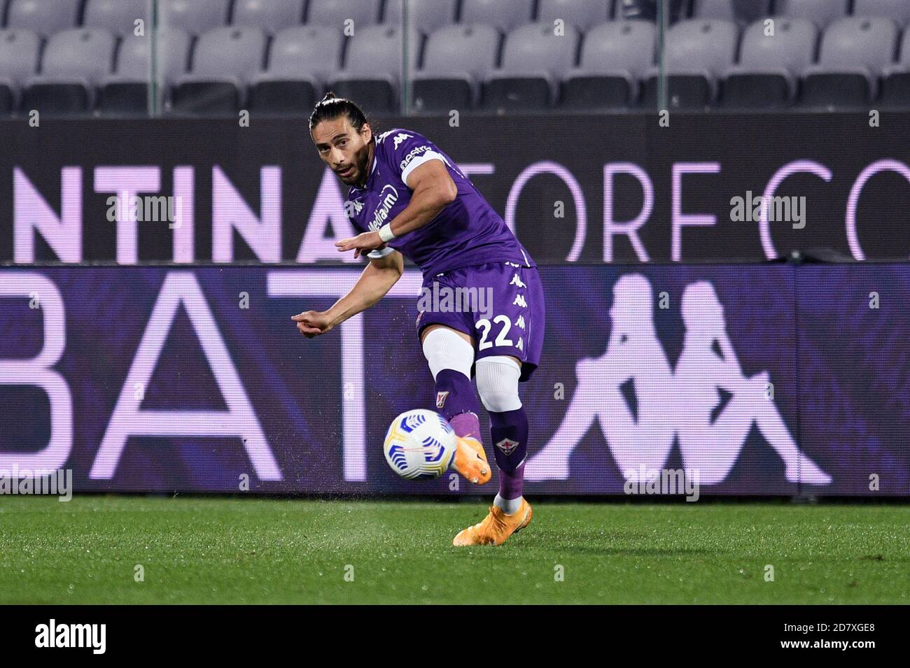 Martin Caceres di ACF Fiorentina in azione durante ACF Fiorentina vs Udinese Calcio, Calcio italiano Serie A match, firenze, Italia, 25 Ott 2020 Credit: Foto Stock