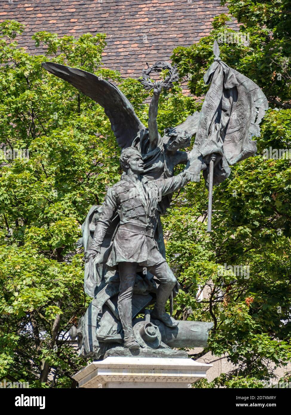 BUDAPEST, UNGHERIA: Monumento a Szabad Hazaert - eretto come un tributo agli ungheresi che hanno combattuto nella guerra di indipendenza contro l'Austria Foto Stock
