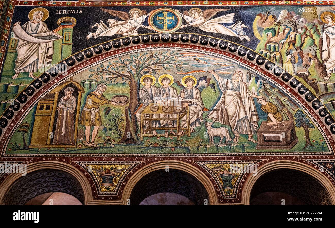 All'interno della Basilica di San vitale, che ha importanti esempi di arte e architettura bizantina paleocristiana. Ravenna, Emilia Romagna, Italia, UE Foto Stock