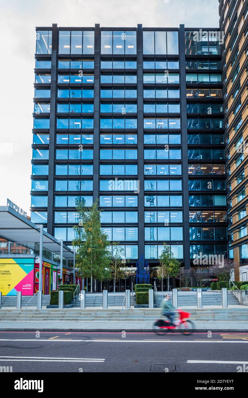 Sede centrale di Amazon UK al 1° posto principale nel distretto finanziario della città di Londra. Architect Foster + Partners 2020. Amazon Principal Place. Foto Stock