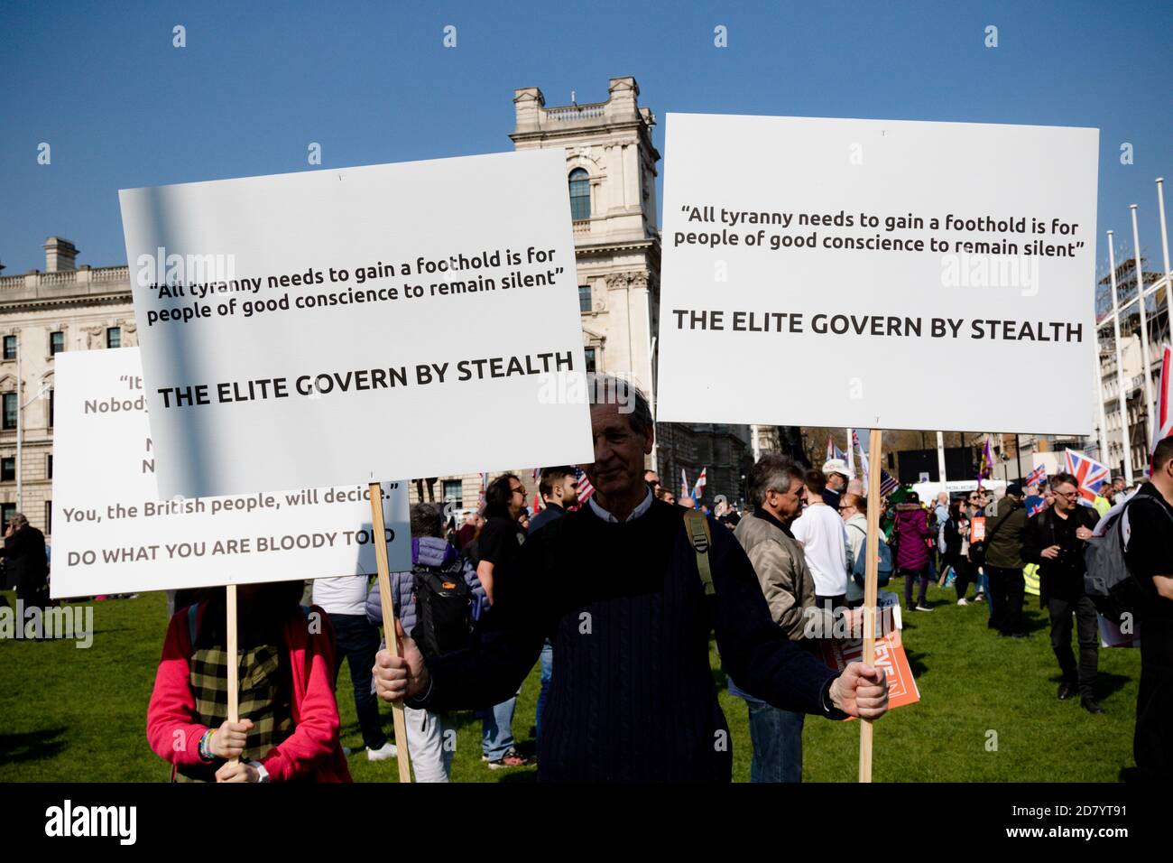 Londra, Regno Unito, 29 marzo 2019:- manifestanti Pro Brexit fuori dal Parlamento britannico il giorno in cui il Regno Unito avrebbe dovuto lasciare l’Unione europea Foto Stock
