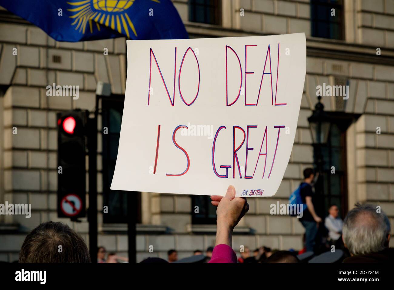 Londra, Regno Unito, 29 marzo 2019:- i marchers Pro Brexit fuori dal Parlamento britannico il giorno in cui il Regno Unito avrebbe dovuto lasciare l’UE Foto Stock