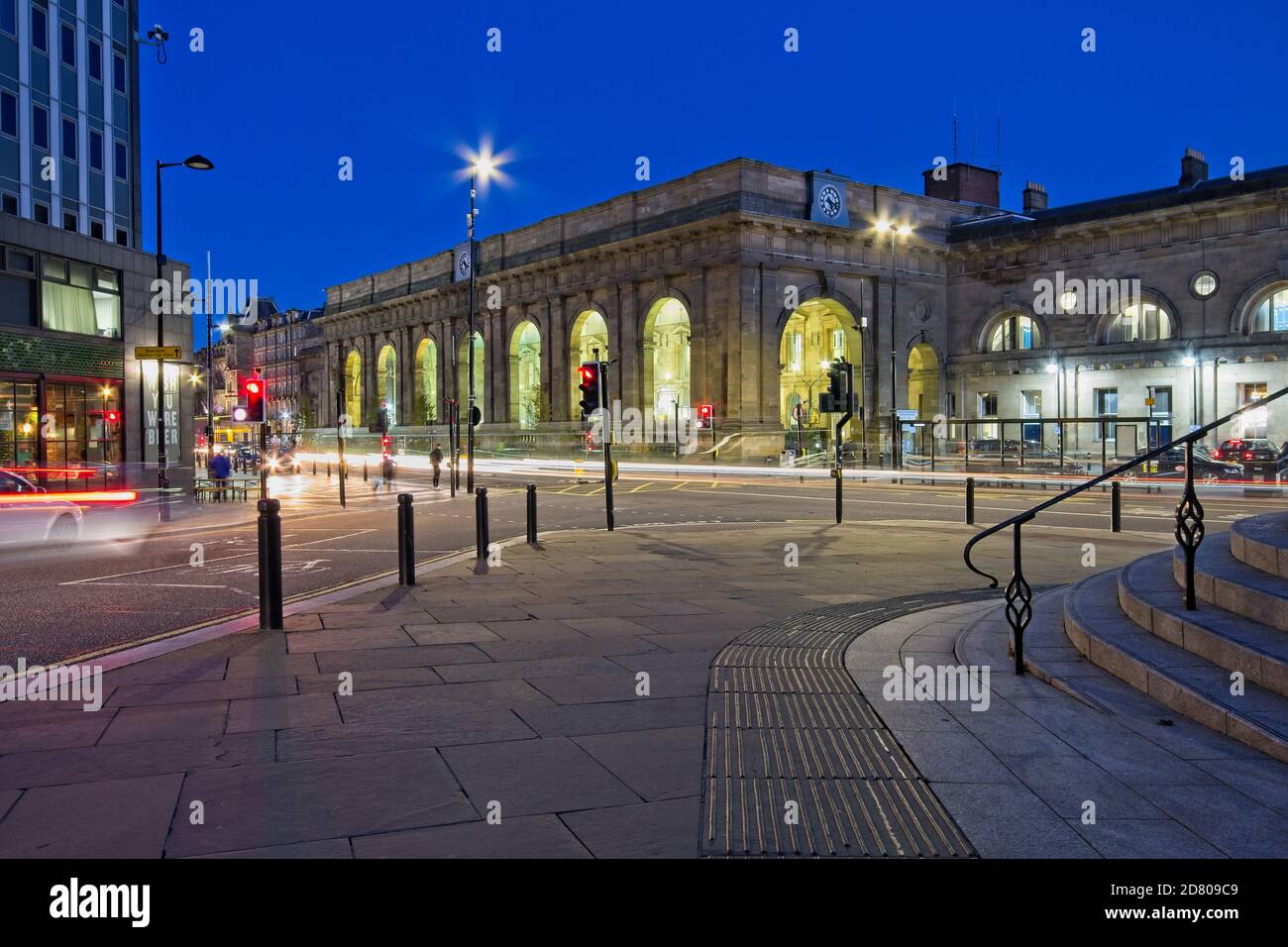 La stazione centrale di Newcastle si trova su Neville Street, nel centro della città di Newcastle upon Tyne, Tyne e Wear nel nord-est dell'Inghilterra. Foto Stock