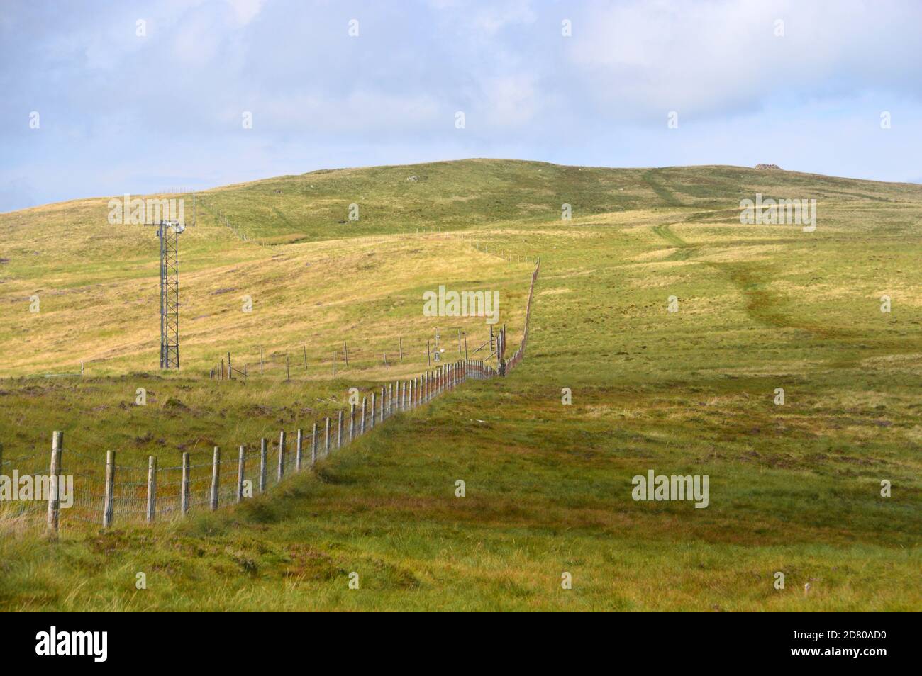 The Path to the Wainwright 'Grike' from the radio Transmitter at the col with 'Crag Fell' Lake District National Park, Cumbria, England, UK. Foto Stock