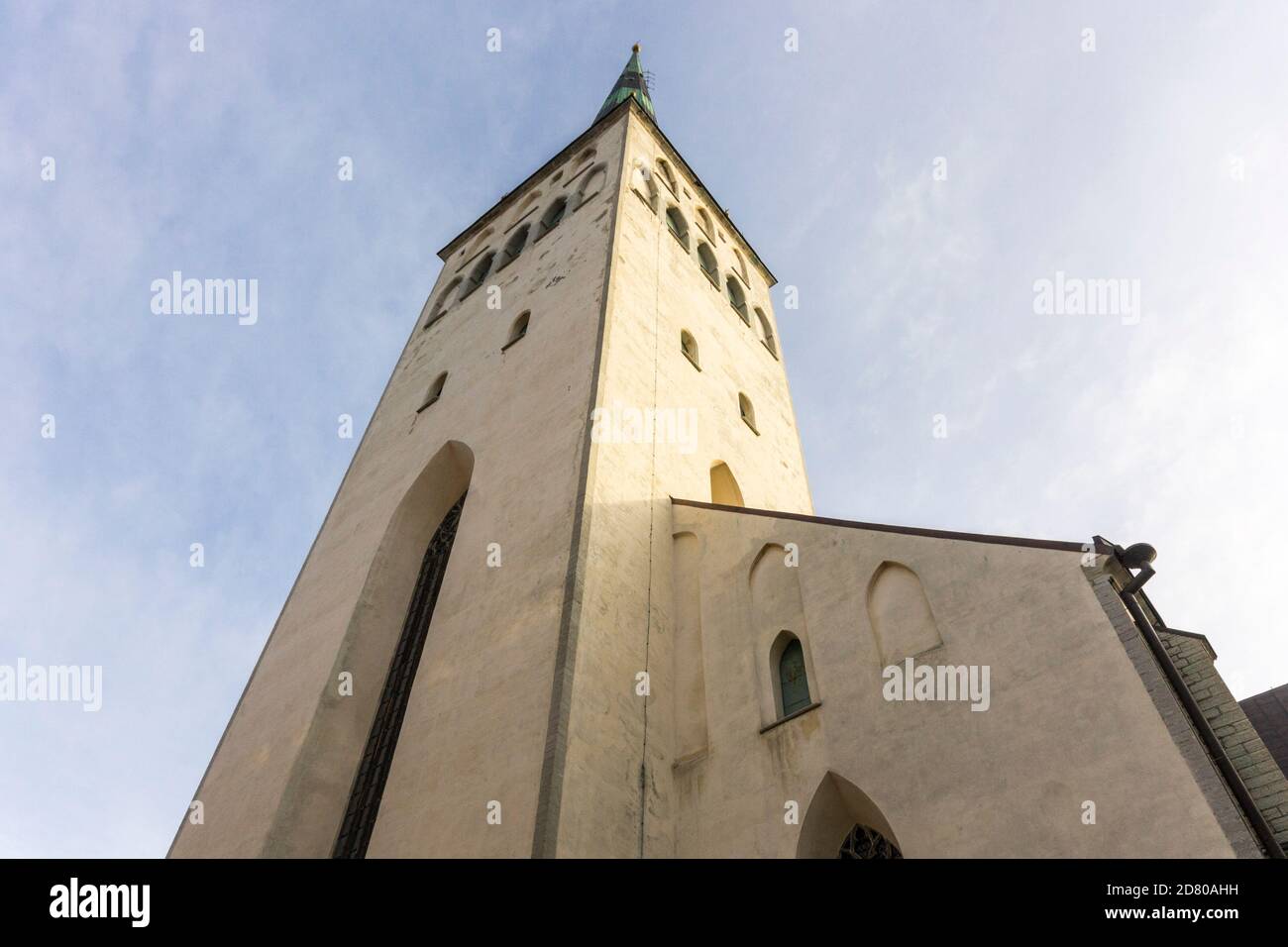Tallinn, Estonia. Chiesa di Sant'OLAF (Oleviste kirik), la chiesa più alta dell'Estonia Foto Stock