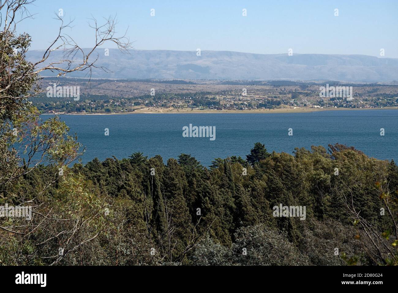 Vista sul lago Los Molinos nella provincia di Cordoba, Argentina Foto Stock