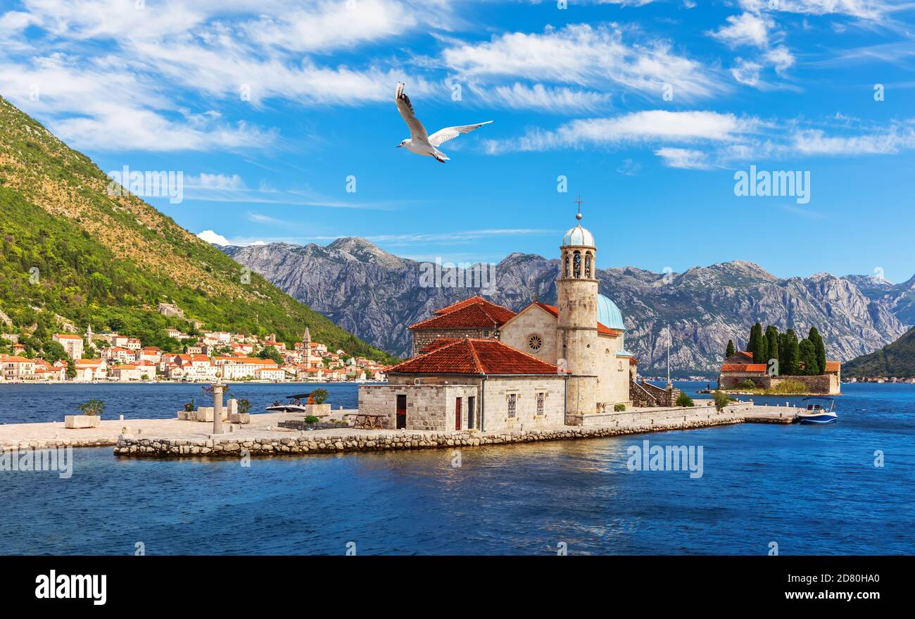Chiesa di nostra Signora delle rocce e Isola di San Giorgio, Baia di Cattaro vicino Perast, Montenegro Foto Stock