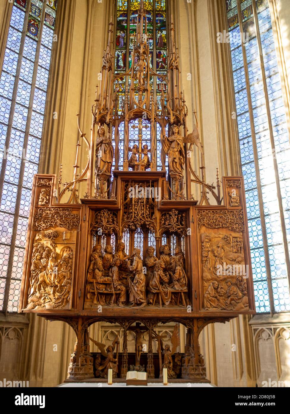 L'altare in legno intagliato del sangue Sacro di Tilman Riemenschneider in Rothenburg ob der Tauber Chiesa di San Jakob Foto Stock