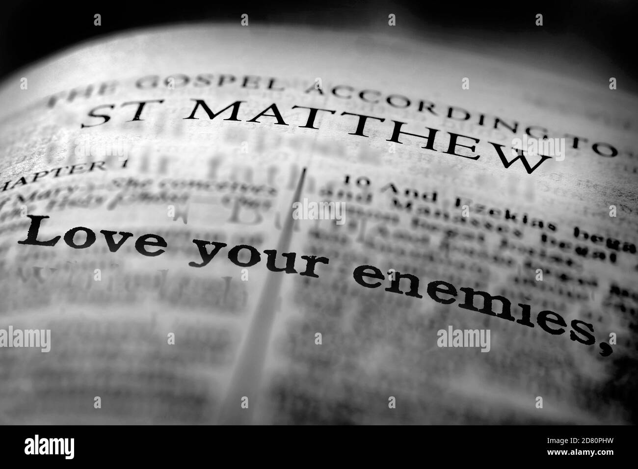 Bibbia nuovo Testamento insegnamenti cristiani Vangelo San Matteo santo Foto Stock