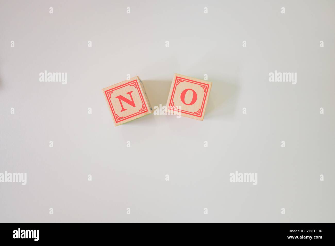 blocchi di legno che scrivono la parola no Foto Stock