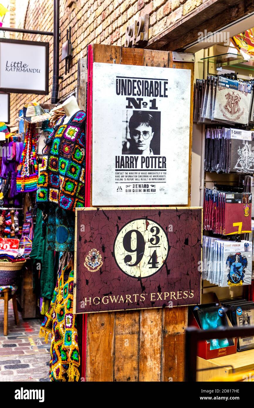 Wizard Store a Camden Stables Market, Londra, Regno Unito Foto Stock