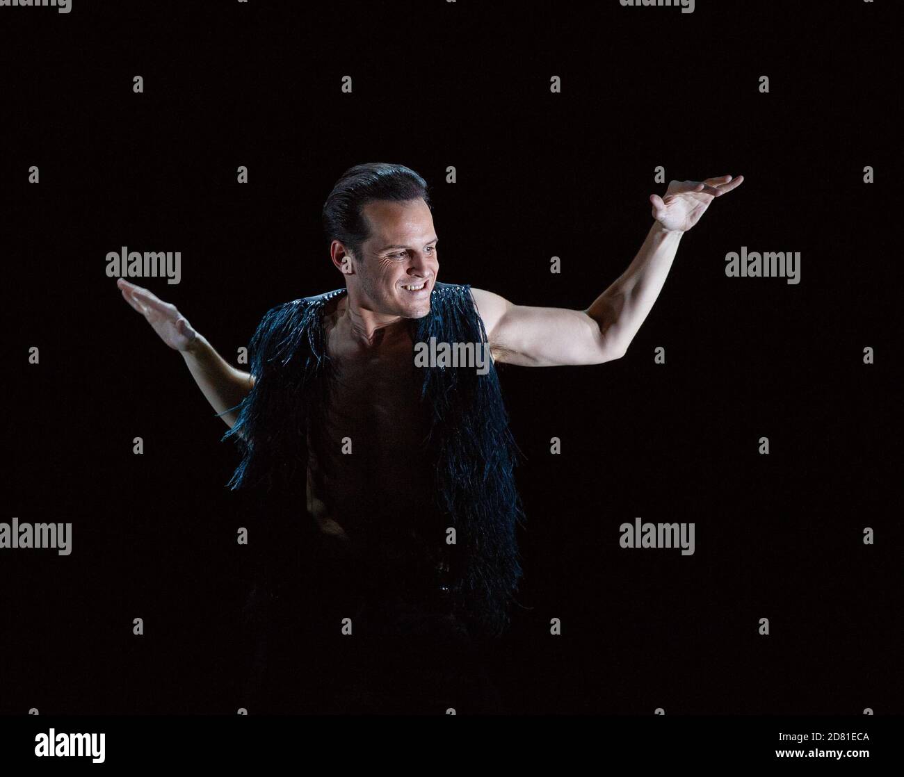 Andrew Scott (Paul) in BIRDLAND di Simon Stephens al Jerwood Theatre al piano inferiore, Royal Court Theatre, Londra SW1 09/04/2014 Set design: Ian McNeil Costumi: Holly Washington illuminazione: Neil Austin regista: Carrie Cracknell Foto Stock