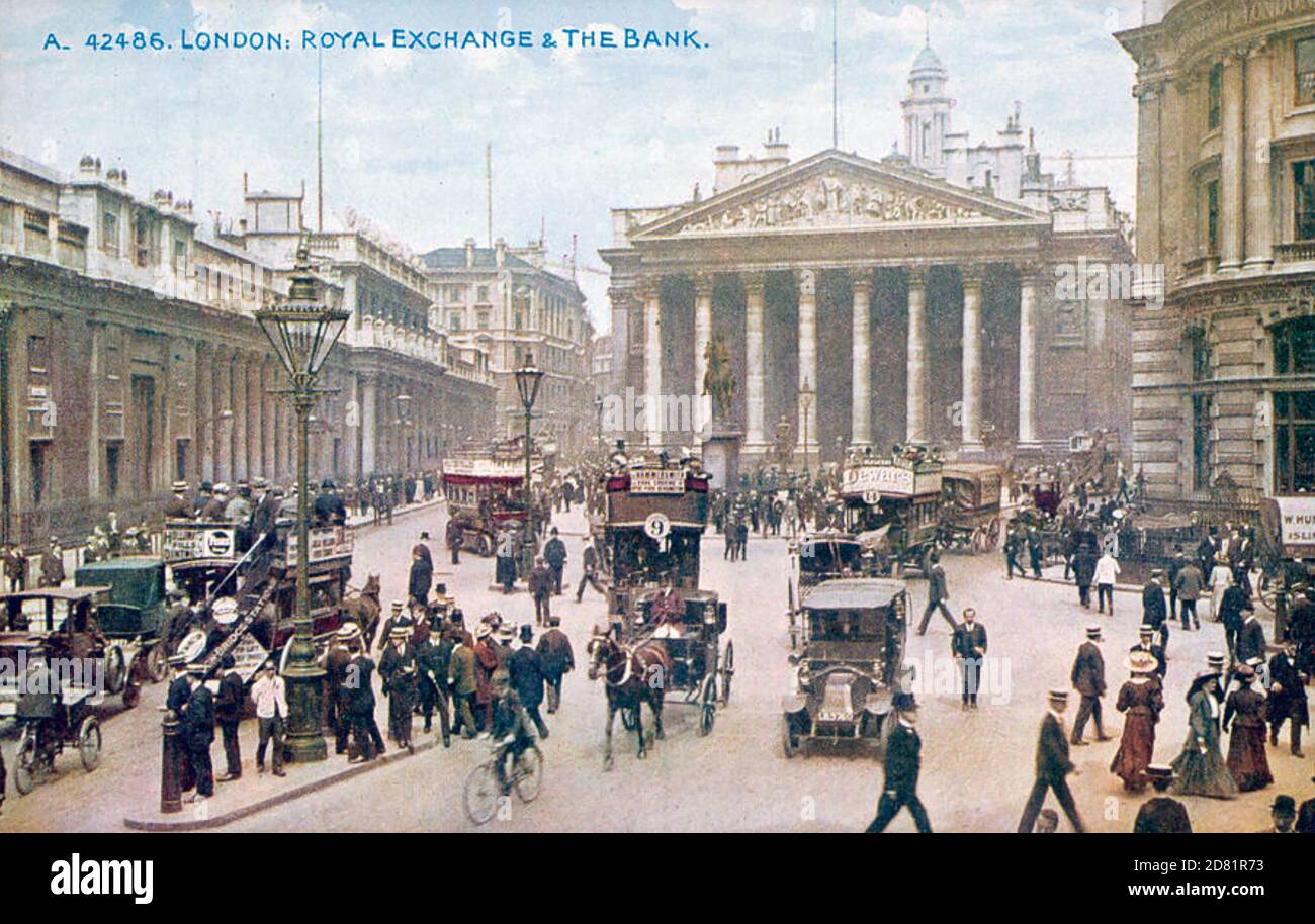 BANCA D'INGHILTERRA a sinistra e la Royal Exchange in una cartolina da 1910 Foto Stock