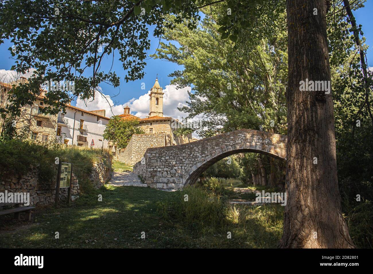 Vista di Fortanete dal ponte, Teruel, Spagna Foto Stock