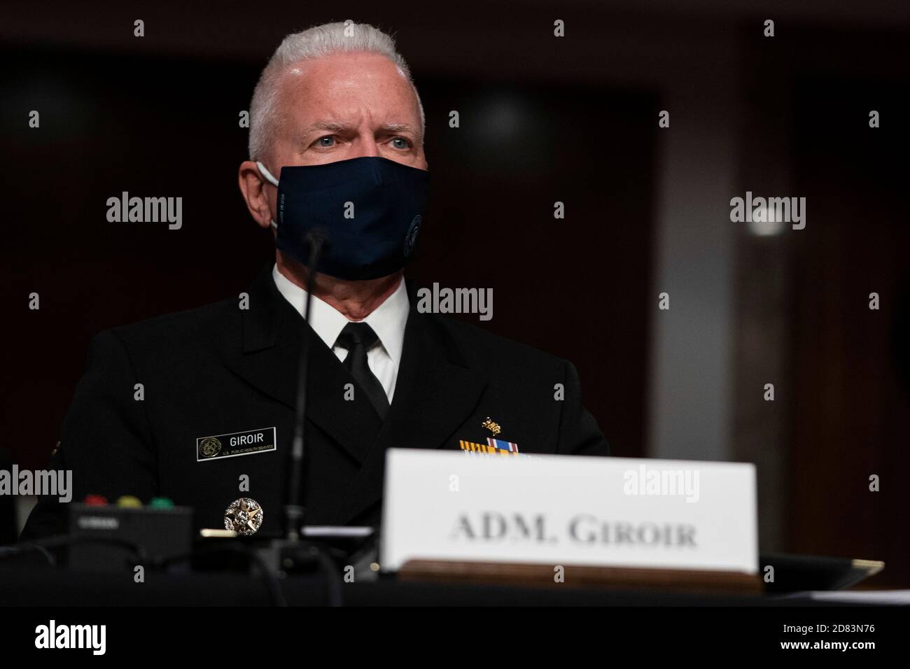 ADM Brett Giroir, MD, Segretario aggiunto per la Salute, Dipartimento della Salute e dei servizi umani degli Stati Uniti; Si prepara a testimoniare durante un'audizione del Comitato Salute, Istruzione, lavoro e Pensioni del Senato degli Stati Uniti per esaminare COVID-19, concentrandosi su un aggiornamento sulla risposta federale al Campidoglio degli Stati Uniti il 23 settembre 2020 a Washington, D.C. Credit: Alex Edelman/The Photo Access Foto Stock