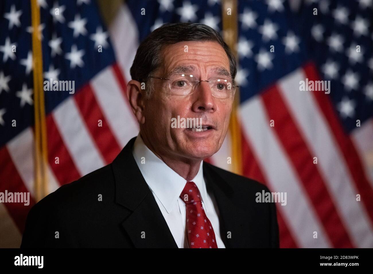 Il senatore John Barrasso, R-WY, parla durante una conferenza stampa dopo che il candidato alla Corte Suprema Trumps, il giudice Amy Coney Barrett, è stato confermato dal Senato come la 115a giustizia alla Corte Suprema, su Capitol Hill, lunedì 26 ottobre 2020. | utilizzo in tutto il mondo Foto Stock