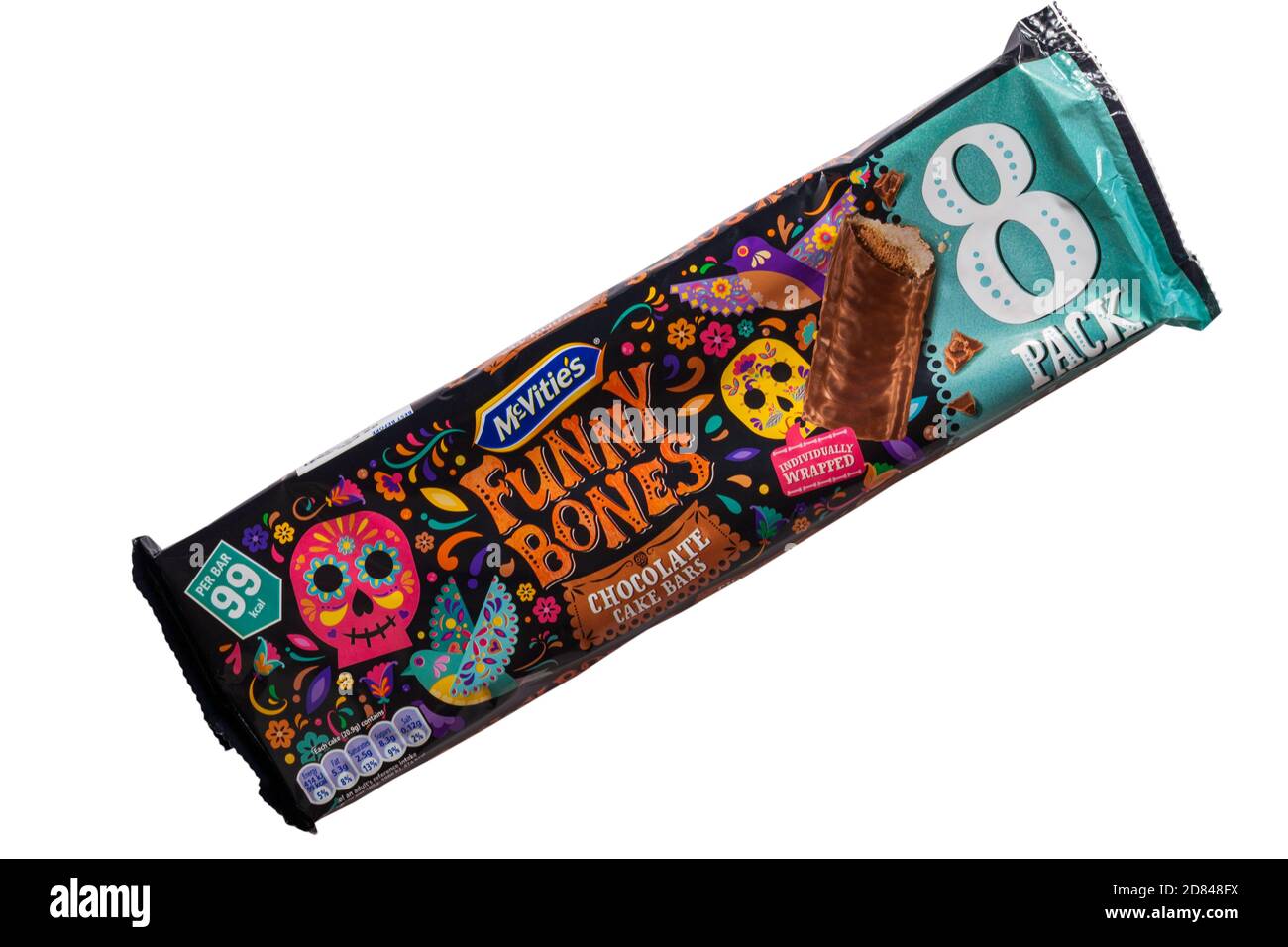Pacchetto di barrette di cioccolato McVities Funny Bones pronte per l'uso Halloween isolato su sfondo bianco Foto Stock